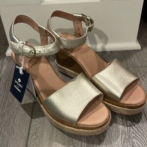 Women’s Sperry Sandals, size 9, NWT.